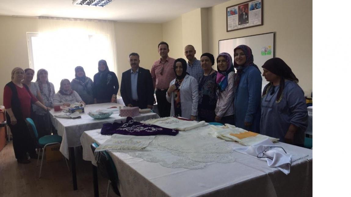 İl Milli Eğitim Müdürümüz Ramazan Çelik Bozüyük Halk Eğitimi Merkezini Ziyaret Etti